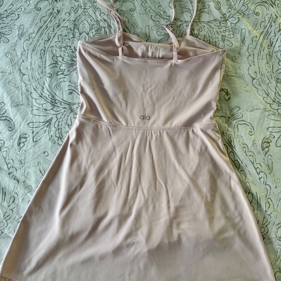 Authentic Alo Alosoft Courtside Tennis Dress Ballet Pink M NWOT - Picture 3 of 5
